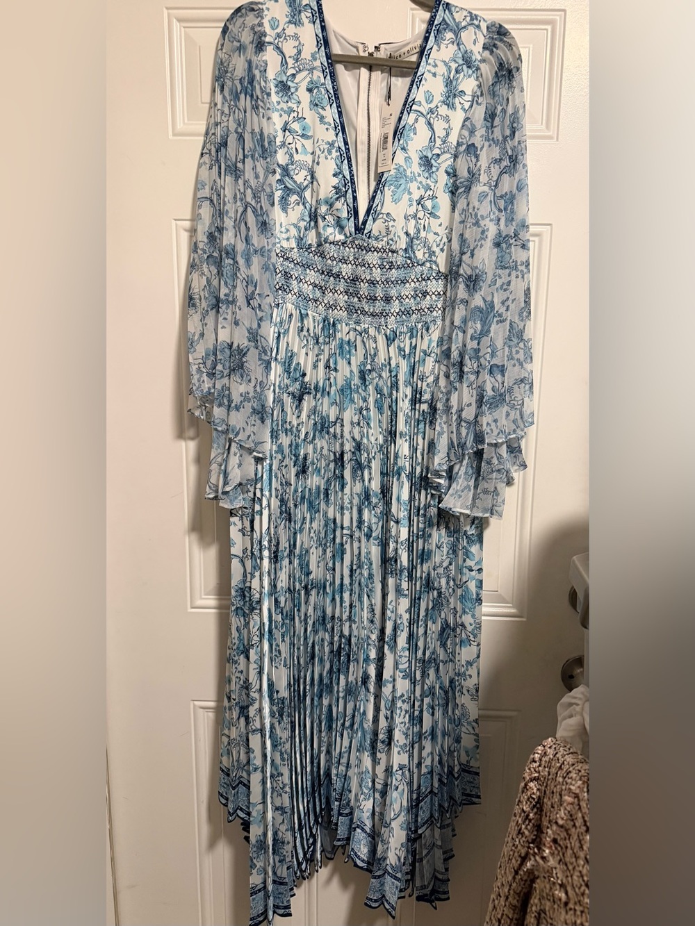 Alice + Olivia Blue & White Floral Maxi Dress with Smocked Waist
